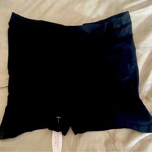 Women’s XL boy short shape wear